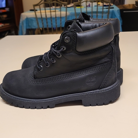 Timberland classic 6" boot size 2 - Picture 5 of 9